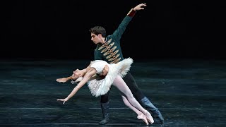 Swan Lake – Act II pas de deux Francesca Hayward Cesar Corrales The Royal Ballet [upl. by Wicks]