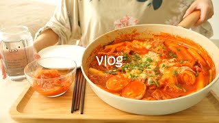 Vlog Cooking on weekend  Egg toast  Korean Spicy Rice cake  Tteokbokki  Dumplings [upl. by Alaine163]