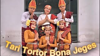 TARI TORTOR BATAK TOBA quotBONA JEGESquot Kelompok 3 [upl. by Fedirko]