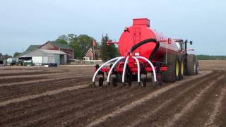 Slurry Tanker Injecting Manure with Case IH Tractor [upl. by Newlin]