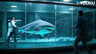 The shark broke through the glass and flooded the laboratory  Land Shark  YOUKU MONSTER MOVIE [upl. by Davon]