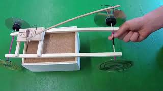 Mausefallenauto Bauanleitung  How to build a mousetrap car [upl. by Ardnak959]