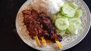 Recette des brochettes de boeuf au saté [upl. by Atahs]