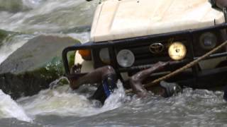 Kakadu Landcruiser Troopcarrier Recovery at Cahills Crossing [upl. by Kcyrred]