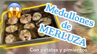 🐟 Medallones de Merluza 😱 con PATATAS y PIMIENTOS ¡¡ AL HORNO [upl. by Couchman]