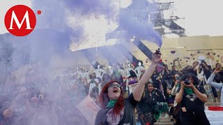 Sigue la marcha feminista en CdMx [upl. by Evey]