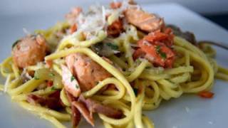 Recept  Pasta met verse zalm [upl. by Raclima]