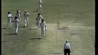 The Sandshoe Crusher  Jeff Thomson [upl. by Enairb]