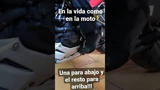 Cambio de marchas de una moto la primera para abajo y el resto para arriba Filosofía de vida [upl. by Alrep]