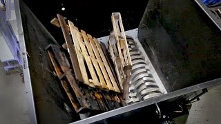 WOOD SHREDDING Wood Pallets [upl. by Krause]