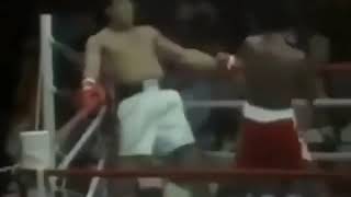 MUHAMMAD ALI DODGES 21 PUNCHES IN 10 SECONDS [upl. by Jaime]