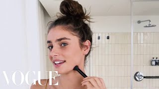 Taylor Hills 10Minute Guide to Her Fall Look  Beauty Secrets  Vogue [upl. by Frederique]